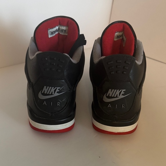 Jordan Black and Gray Sneakers with Red Accents - Picture 5 of 11
